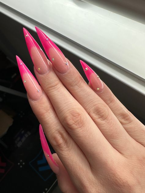 Stilleto Pink French Tip, Hot Pink Stilleto Nails Designs, Pink Stilleto Nails With Rhinestones, Pink Stilleto Nail Designs, Hot Pink Stiletto Nails Design, Pink French Tip Stiletto Nails, Red French Tip Stiletto Nails, Long Nail Designs Stilettos, Pink Stilletos Nails