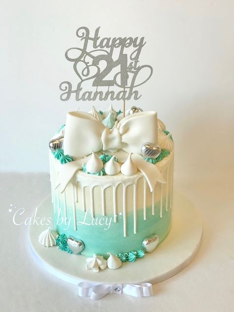 Tiffany blue white drip 21st birthday cake Tiffany Co Birthday Cakes, Tiffany Blue Birthday Cake, Tiffany Birthday Cake, Tiffany Blue Cake, Tiffany Cake, Tiffany Blue Cakes, Tiffany Cakes, Tiffany Birthday, Blue Birthday Cakes