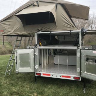 Vintage Motorhome, Vintage Trailer Interior, Vintage Camper Interior, Auto Camping, Diy Camper Trailer, Expedition Trailer, Adventure Trailers, Vintage Camper Remodel, Aluminum Trailer