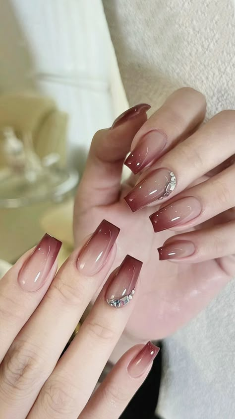 Faded Nails, Feet Nail Design, Elegant Manicure, Fake Nails Designs, Elegant Nail Art, Art Deco Nails, Subtle Nails, Matte Nails Design, Hippie Nails