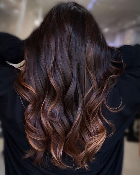 Caramel Brown Hair, Rambut Brunette, Beige Hair, Icy Blonde Hair, Dark Caramel, Hair Color Caramel, Chocolate Hair, Caramel Balayage, Long Hair Color