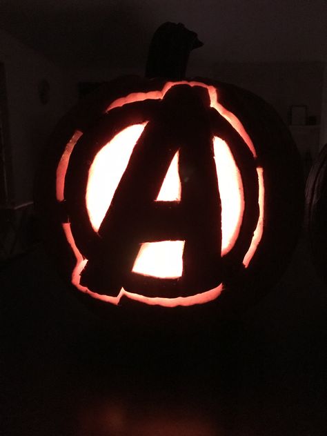 Pumpkin Carving Avengers, Avenger Pumpkin Carving, Pumpkin Carving Ideas Marvel, Avengers Pumpkin Carving, Marvel Pumpkin Carving, Marvel Pumpkin, Avengers A, Pumpkin Paintings, Pumpkin Idea