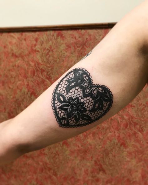 13 Embroidery Tattoos That Would Make Even Grandma Happy via Brit + Co Embroidery Tattoos, Cross Stitch Tattoo, Tattoo Embroidery, Black Heart Tattoos, Embroidery Tattoo, Stitch Tattoo, Tattoo Shows, Lace Tattoo, Traditional Tattoo Flash