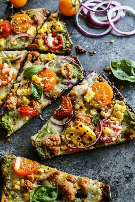 Dinner Flatbread, Best Flatbread Pizza Recipes, Grilled Veggie Pizza, A Farmgirls Dabbles, Summer Flatbread, Artisan Flatbread Pizza Recipes, Funky Pizza Ideas, Fancy Flatbread Pizza, Unique Pizza Ideas