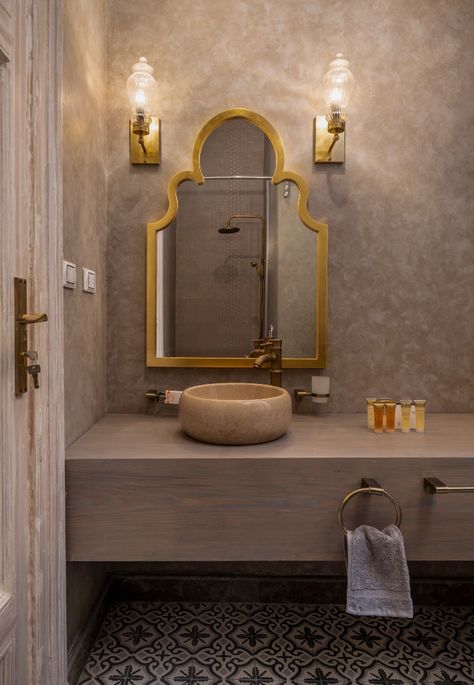 Moroccan Washroom, Pharaonic Design, Moroccan Style Bathroom, Contemporary Toilet, Moroccan Interior Design, Riad Marrakech, Bathroom Design Styles, Moroccan Mirror, Simple Living Room Decor