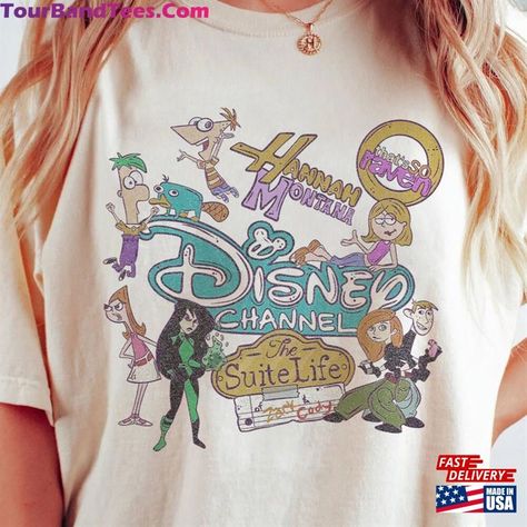 Vintage Disney Shirts Graphic Tees, Disney Graphic Tee, Disney 2000s Aesthetic, Vintage Disney Shirts, Lizzie Mcguire Aesthetic, Disney Graphic Tees, Tangled Shirt, Fit Checks, Disney Photo Ideas