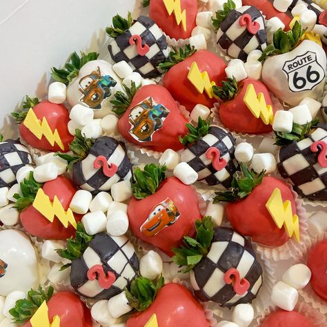 Lighting McQueen Treats⚡️ . . . . . . . . #chocolatecoveredstrawberries #dipped #dippedberries #lightingmcqueen #lightingmcqueencake #cars #carscake #carstreats #lightingmcqueentreats #partytreats Cars Chocolate Covered Strawberries, Lightning Mcqueen Birthday, Disney Cars Theme, Lighting Mcqueen, Cars Theme Birthday Party, Car Themes, Covered Strawberries, Theme Birthday, Lightning Mcqueen