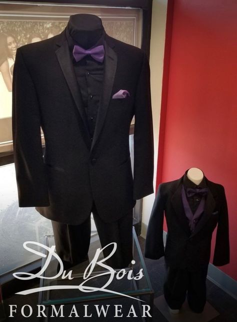 Maleficent Wedding, Chambelan Outfits, Groomsmen Attire Black, Purple Prom Suit, Purple Groomsmen, Groomsman Attire, Purple Black Wedding, Deep Purple Wedding, Purple Tuxedo