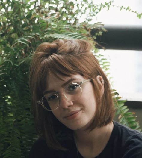 Glasses And Bob Hair, Short Hair With Glasses, Short Hair And Glasses, Short Hair Glasses, Bangs And Glasses, Glasses Styles, Choppy Bob Haircuts, Short Straight Hair, Haircuts Straight Hair