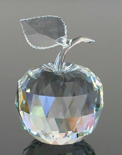 Crystal Ring Holder, Crystal Apple, Swarovski Crystal Figurines, Magical Jewelry, Crystal Figurines, Glass Figurines, Gorgeous Glass, Crystal Art, Crystal Ring