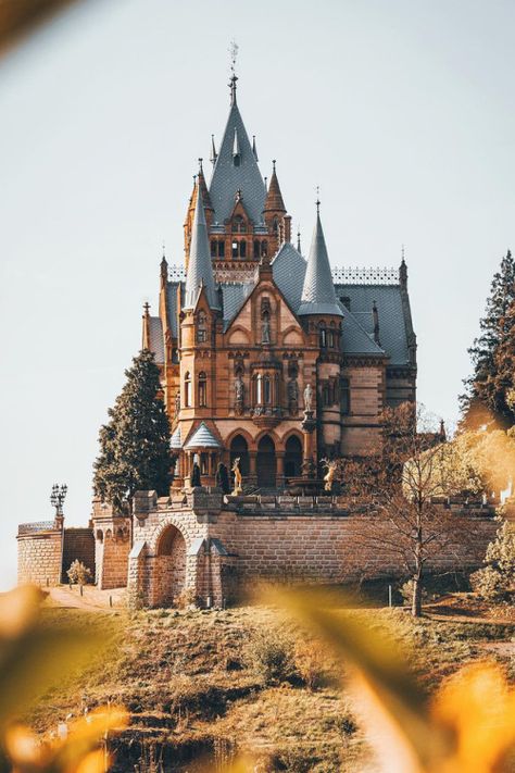 . Castle Mansion, Castle Aesthetic, Fantasy Castle, Beautiful Castles, Fantasy Aesthetic, Beautiful Architecture, Beautiful Buildings, Pretty Places, Fantasy Landscape