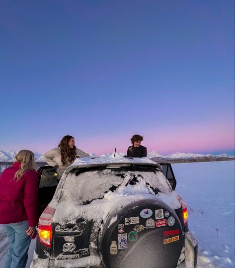 Snowboard Trip Aesthetic, Ski Boyfriend, Utah Snowboarding, Trip With Friends Aesthetic, Winter With Friends, Christmas Road Trip, Driving In The Snow, Winter Road Trip, Road Trip Checklist