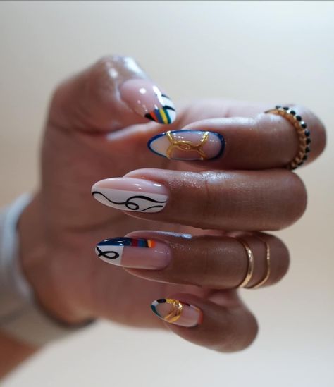 Nail Art Tattoo Style, Black Woman Nail Designs, Wavy Tip Nails, Moderate Nail Art, African American Nail Designs, Fun Unique Nails, Nails For Africa, Simple Medium Nail Designs, Quirky French Tip Nails