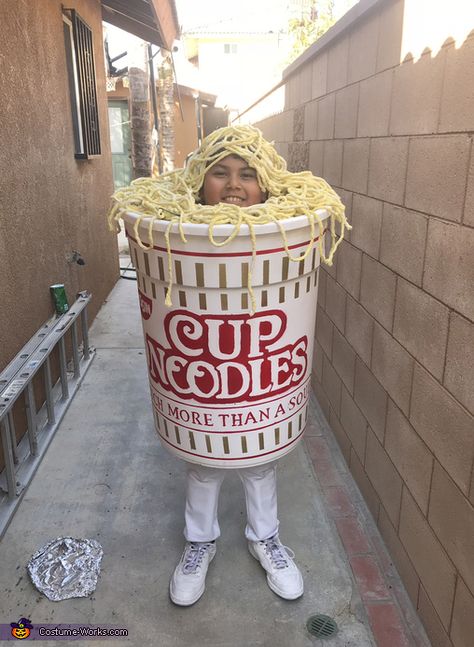 Hot Sauce Costume Diy, Ramen Halloween Costumes, Takis Halloween Costume, Ramen Noodle Costume Diy, Funny Food Costumes, Cup Of Noodles Costume, Ramen Noodle Costume, Tapatio Costume, Ramen Costume