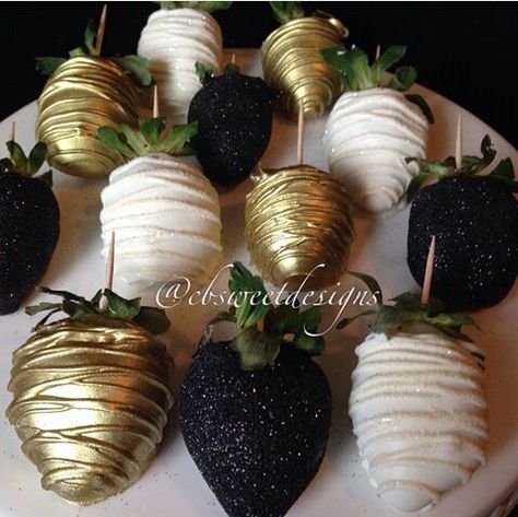 Black White Gold Birthday Party, Black Gold And White Birthday Party, Black And Gold Party Snacks, Black White And Gold Themed Birthday Party, Black And Gold Treat Table Ideas, Birthday Party Ideas Black And Gold, Black White Gold Table Decorations, New Years Eve Strawberries, Black Gold White Birthday Decorations