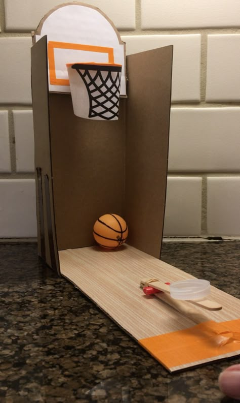 Sport Craft Ideas, Sport Project For School, Cardboard Games For Kids, Basketball Ideas Diy, Basketball Crafts For Kids, Diy Arcade Games, Basketball Diy, Basketball Craft, Diy Basketball Hoop Craft