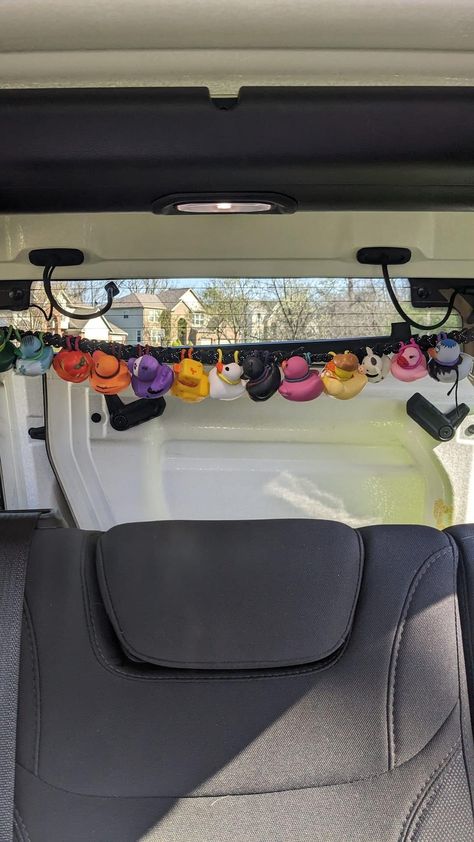 Jeep Backseat Ideas, Boho Jeep Wrangler, Jeep Wrangler Theme Ideas, Jeep Accessories Ideas, Jeep Ducks On Dash Ideas, Jeep Patriot Interior, Jeep Wrangler Mods, Jeep Wrangler Interior Ideas, Jeep Decor