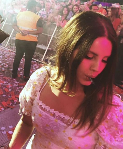 Lana Del Rey Fan Page on Instagram: “she looked so good / Lollapalooza Stockholm, 2019” Ride Lana Del Rey, Divas Pop, Lana Del Rey Love, Lana Rey, Elizabeth Grant, Lana Del Ray, Lana Del Rey, Stockholm, Beautiful People