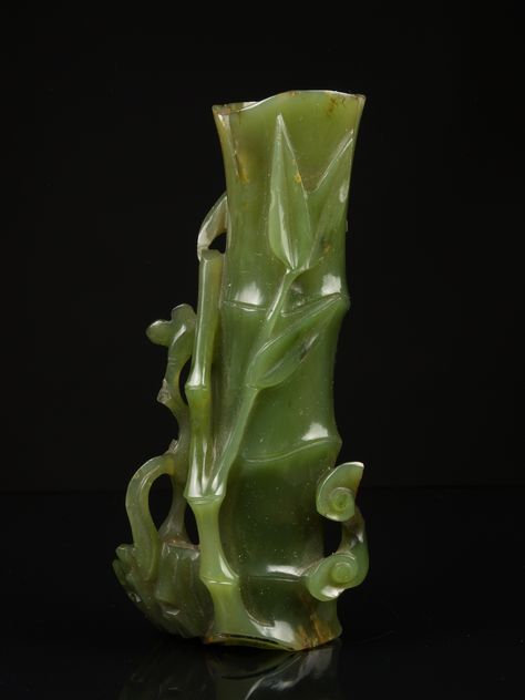 Jade Decor, Chinese Objects, Jade Sculpture, Chinese Bronze, Chinese Jewelry, Chinese Jade, Colorful Fruit, Stone Sculpture, Bone Carving