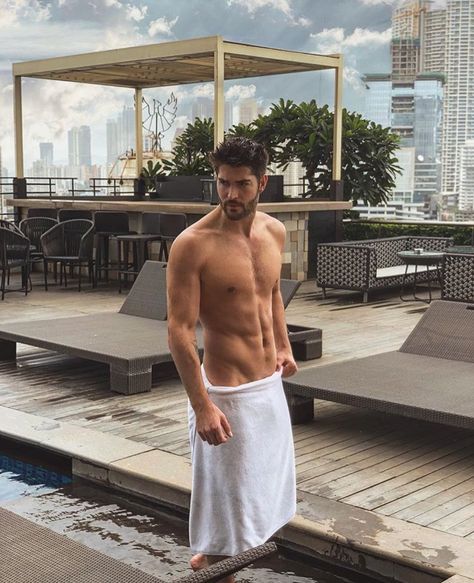 🤤😍 Nick Bateman, Single Man, Shirtless Men, Male Beauty, Male Body, Male Models, Fitness Goals, Gq, Eye Candy