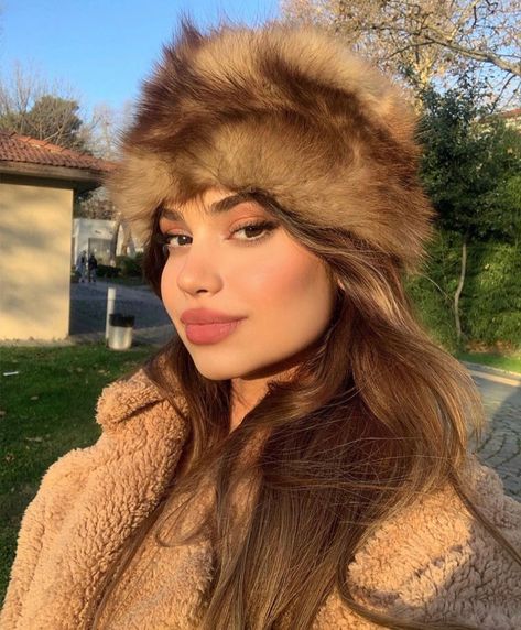 Casual Luxury Outfits, Russian Outfit, Fur Hat Outfit, Snow Fits, Funny Photo Memes, Russian Clothing, Russian Hat, European Aesthetic, Winter Attire