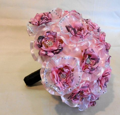 Barbie Wedding Bouquet, Snow White Camo Wedding Dresses, Pink Roses And Lilies Bouquet, Pink Camo Rings Engagement Wedding Set, Pink Camo Wedding Dress, Camo Flowers, Pink Camo Wedding, Bridal Shower Decorations Purple, Country Style Wedding Dresses