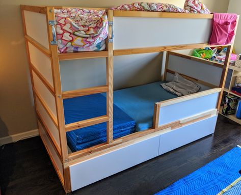 Amped up KURA bed with drawers and safety rail - IKEA Hackers Cama Ikea Kura, Kura Bed Hack, Ikea Bed Hack, Ikea Kids Room, Ikea Kura Bed, Kura Bed, Ikea Kura, Ikea Bed, Bed Storage Drawers