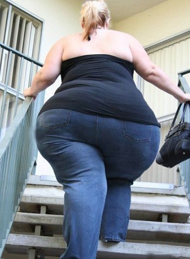 People that Can't Afford Mirrors in their Home 2 - Gallery Pear Shaped Women, Big Bum, Big Girl Fashion, Crazy People, Funny Photos, A Woman, Girl Fashion, Couture, Humour