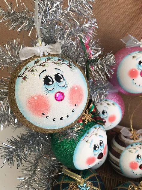 Christmas Ornament Hand Painted Snowball - Etsy Snowball Painting, Snow Man Face, Snowball Ornament, Mandala Ornaments, Handpainted Christmas Ornaments, Light Bulb Crafts, Bulb Ornaments, Christmas Painting Ideas, Christmas Mandala