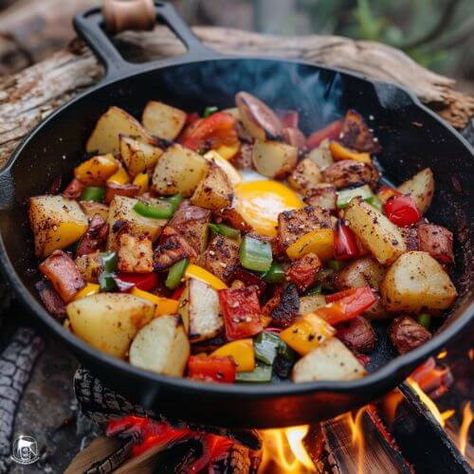 Easy Camping Food Ideas Outdoor Cooking Campfire Meals, Easy Campfire Recipes, Campfire Breakfast Burritos, Dutch Oven Lasagna, Campfire Cooking Recipes, Easy Campfire Meals, Campfire Meals, Campfire Breakfast, Campfire Recipes