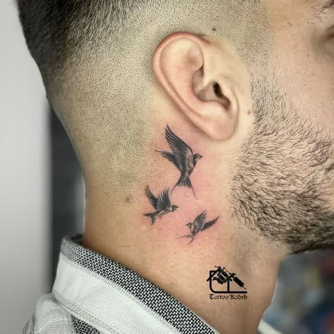 Down The Neck Tattoo, Birds Neck Tattoo, Bird Neck Tattoo, Men’s Neck Tattoos, Tato Realis, Bird Tattoo Neck, Swallow Tattoo Design, Shading Tattoo, Ink Master Tattoos