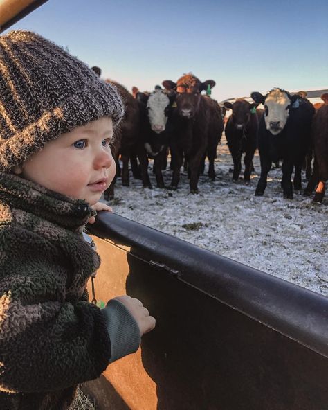 Country Mom Aesthetic, Only Child Aesthetic, Boy Mom Aesthetic, Boy Mom Pictures, Country Babies, Scottish Homes, I Want A Baby, Baby Mine, Outdoor Aesthetic