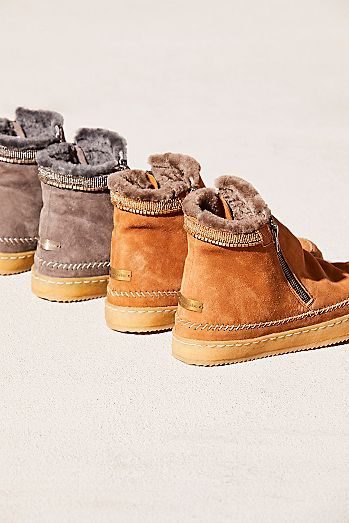 Walkabout Ankle Boot Casual Winter Boots, Free People Boots, Shoe Image, Free People Store, Moccasin Boots, Snow Boots Women, Womens Casual, Boots Women, Lake Tahoe