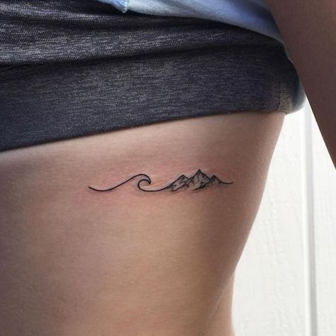 Berg Tattoo, Handwriting Tattoos, Mountain Tattoo Simple, Mountain Tattoo Design, Tattoo Diy, Sister Tattoo, Wave Tattoo, Shape Tattoo, Tattoos Geometric