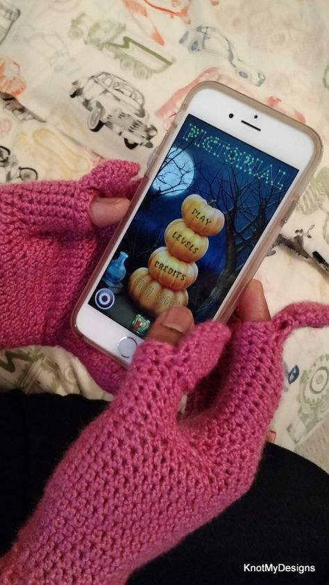 Gloves Free Pattern, Crochet Fingerless Gloves Free Pattern, Crochet Mitts, Fall Pink, Texting Gloves, Crochet Pink, Gloves Pattern, Crochet Fingerless Gloves, Crochet Winter