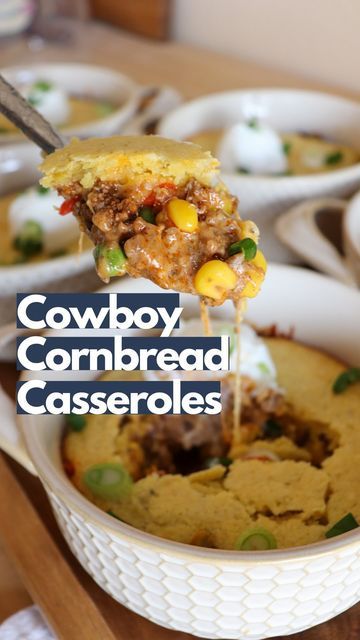 KRISTA POOL | stayfitmom.com on Instagram: "Comment MEAL PREP to enter to win a SFM digital macro cookbook! 🥳 I’ll select a winner later this week! Enjoy this new one, it’s yummy!! Stay Fit Mom Cowboy Cornbread Casseroles makes 5 servings serving size: 1 bowl 510 cals / 40.8p / 44.8c / 16.8f   Ingredients: 1 & 1/2 pounds extra lean ground beef (96/4) 180g frozen peas & carrots (rinsed and strained) 50g onions, diced 50g mixed bell peppers, diced 100g corn (strained from can or frozen) 8 ounces tomato sauce 1 tablespoon chili powder or taco seasoning 1 tablespoon Worcestershire sauce 1 cup reduced fat shredded Mexican cheese (84g)  for the cornbread topping: 8.5 oz. box Jiffy corn muffin mix 1 large egg 1/3 cup fat free Fairlife milk 1/4 cup diced green chiles salt and pepper  Instruction Krista Stay Fit Mom, Single Serve Casserole Recipes, Ground Beef Macro Friendly, Stayfitmom Meal Prep, Krista Pool Stay Fit Mom, Stay Fit Mom Krista, Macro Friendly Ground Beef Recipes, Krista Pool Meal Prep, Stay Fit Mom Recipes Meal Prep