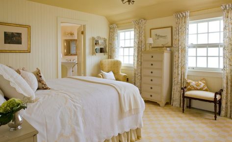 How You Can Use Yellow To Give Your Bedroom A Cheery Vibe Victorian Bedroom Decor, Victorian Bedrooms, Victorian Bedroom, Feminine Bedroom, Bedroom Decor Cozy, Yellow Bedroom, Woman Bedroom, Country Bedroom, Traditional Bedroom