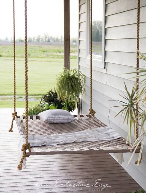 12 DIY Swing Bed Ideas to Spruce Up Your Outdoor Space – HomeCrux Cheap Outdoor Seating Ideas, Diy Porch Swing Bed, Diy Swing, Diy Porch Swing, Porch Swing Bed, Diy Hammock, Diy Porch, Bed Swing, Back Deck