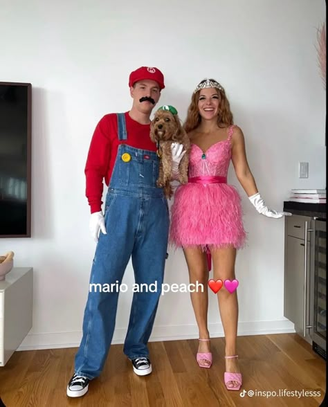 Princess Peach Couple Costume, Easy Cute Couples Costumes, Cute Diy Couple Costumes, Halloween Customs Couple, Mario Couples Costumes, Pink Couple Costume, Basic Halloween Costume Couples, Appropriate Couples Costumes, Snowwhite Costume Couple