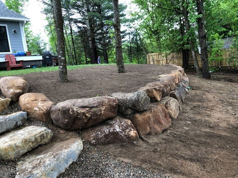 Boulder Retaining Wall Landscape, Natural Rock Retaining Wall Landscapes, Boulders Retaining Wall, Rock Wall Retaining Walls, Front Yard With Boulders, Lake House Retaining Wall, Front Yard Landscaping Ideas Retaining Wall, Large Rock Retaining Wall Ideas, Rock Wall Garden Landscaping