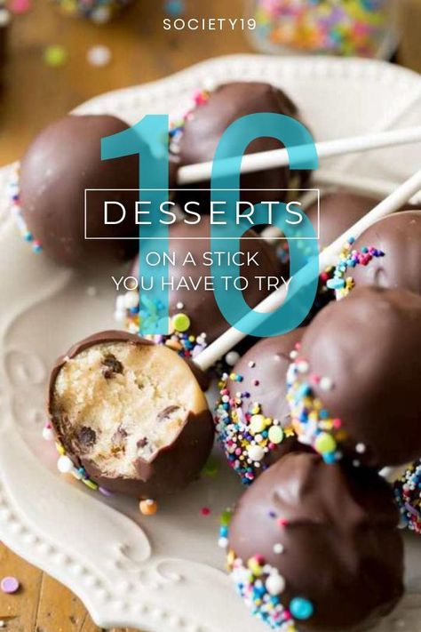 Mini desserts are cute, but how about mini desserts on a stick? We are breaking barriers here, people. These treats are SO adorable they are giving me a nervous breakdown. They’re super delicious and surprisingly easy to make. Did I mention they’re tiny?    #dessertideas #sweetrecipes Skewer Desserts Sticks, Dessert On A Stick Ideas, Food On A Stick Ideas, Desserts On A Stick, Dessert On A Stick, Apple Pie Pops, Portable Dessert, Egg Free Cookies, Breaking Barriers