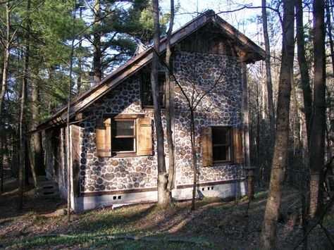 pictures of cordwood homes construction | Stone Table Farm: Faith in Cordwood Cordwood House, Cordwood Construction, Cordwood Homes, Alternative Housing, Cord Wood, Off Grid Cabin, Urban Interiors, Wood Building, Stone Table