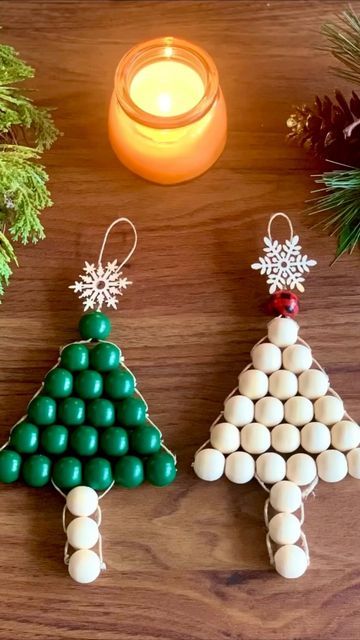 Wooden Bead Christmas Tree, Decoracion Navidad Diy, Bead Christmas Tree, Beaded Ornaments Diy, Christmas Tree Beads, Beads Christmas, Easy Christmas Ornaments, Diy Ornament, Diy D