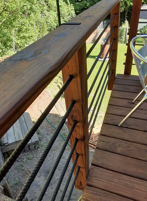 Another picture of the rebar deck rail Railing With Rebar, Porch Railing Rebar, Deck Rebar Railing, Rebar Porch Rails, Diy Rebar Deck Railing, Rebar Fencing Ideas, Wood And Rebar Railing, Deck Railing Rebar, Deck Railing Ideas Rebar