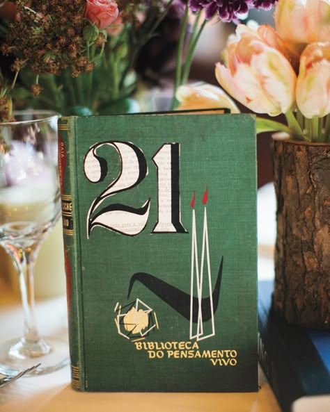 To make the table numbers for his wedding, groom Eric cut digits from the pages of vintage books and pasted them to the covers. Book Table Numbers, Unique Table Numbers Wedding, Table Number Ideas, Vintage Table Numbers, Books Table, Unique Table Numbers, Moh Duties, Table Numbers Wedding Diy, Whimsical Diy