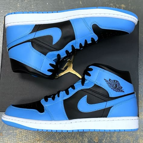 Black And Blue Nike Shoes Outfit, Jordan 1 University Blue Mid, Nike Cool Shoes, Jordan 1 Black And Blue, Shoes Jordan Nike, Air Jordan 1 Mid University Blue, Nike Air Mid 1, Blue And Black Jordans, Air Jordans Blue