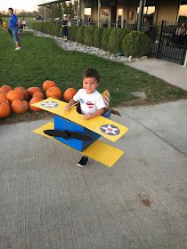 Plane Costume, Airplane Costume, Cardboard Airplane, Diy Airplane, Inquiry Project, Cardboard Box Car, Planes Birthday, Airplane Birthday Party, Cardboard Box Crafts