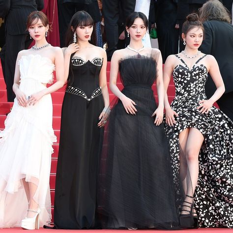 Kpop Idol Red Carpet, Kpop Idol Dress Red Carpet, Aespa Red Carpet, Korean Red Carpet Dress, Kpop Red Carpet, Professional Tips, Red Carpet Outfits, Fashion Group, Black Mamba