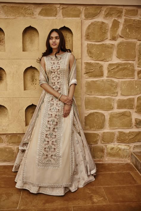 Photo of casual and light traditional attires Annus Creation, Orang India, Elephant Motif, Floral Elephant, White Lehenga, Nikkah Dress, Traditional Attires, Anita Dongre, Gaun Fashion