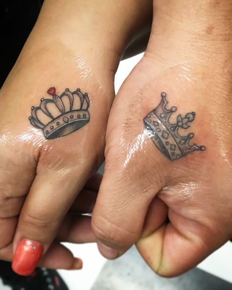 Queen & King Couples tattoos by Candeeo Couples Hand Tattoos, Crown Hand Tattoo, Soulmate Tattoo, Infinity Couple Tattoos, Best Couple Tattoos, Cute Couple Tattoos, Couple Tattoos Unique, Couples Tattoo Designs, King Tattoos